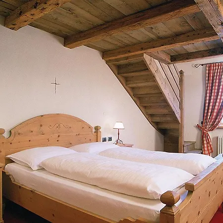 Mattias Bed & Breakfast 3*